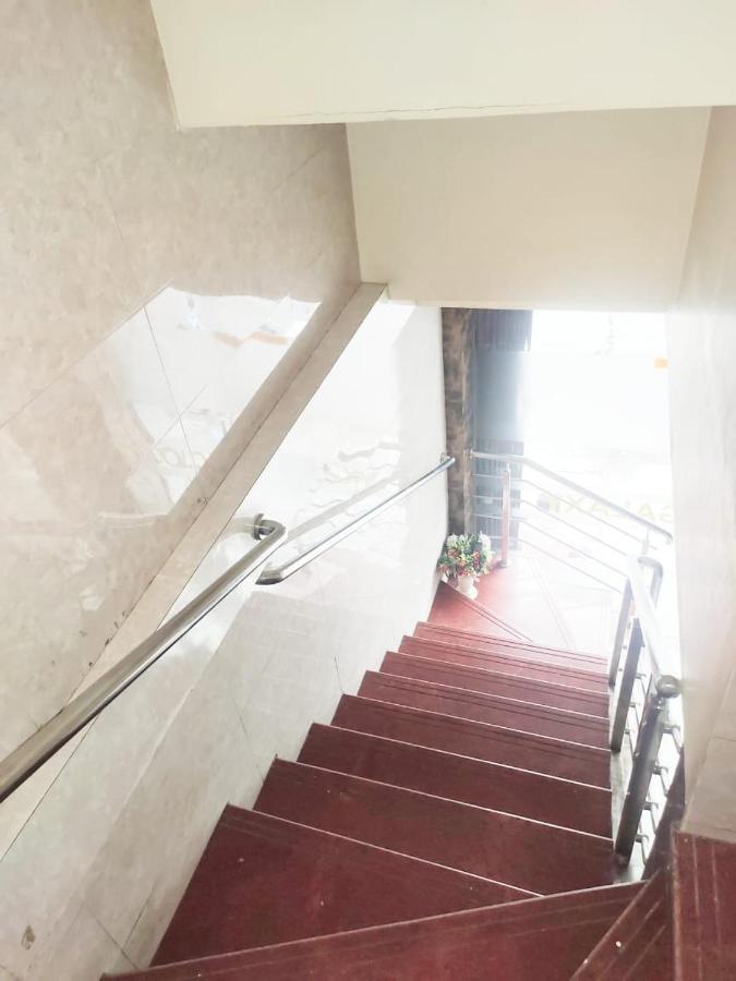 Hotel Golden Galaxy - Santacruz East Bombay Eksteriør billede